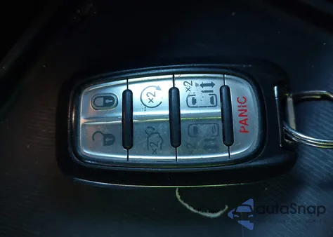 2017 Chrysler Pacifica Limited z USA, uszkodzony, nr VIN 2C4RC1GG8HR608681